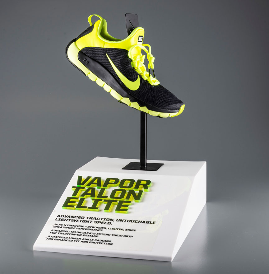 GridNike-3D-Shoe-Pedestal (1)